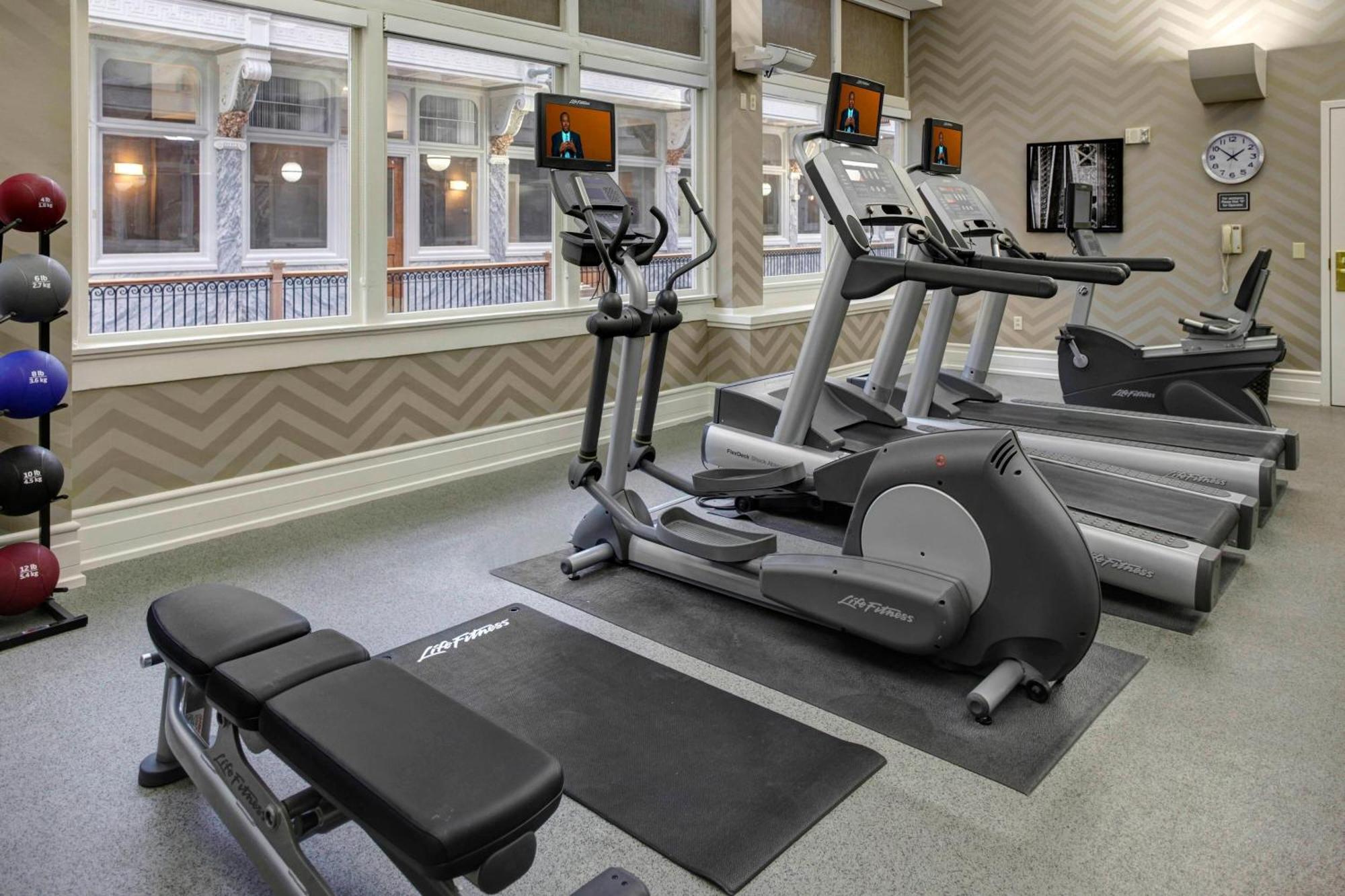 Residence Inn By Marriott Cleveland Downtown Extérieur photo